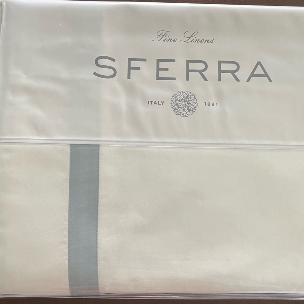 SFERRA Estate White/Poolside Twin Flat Sheet with Blue Trim New In Package